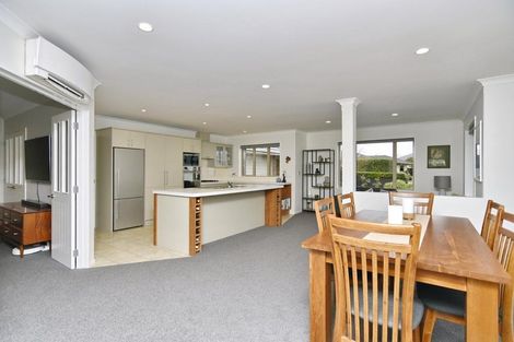 Photo of property in 11 Springside Place, Redwood, Christchurch, 8051
