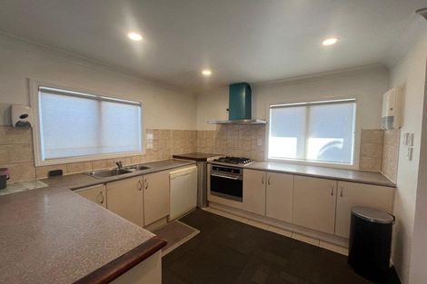 Photo of property in 20 Harrington Road, Henderson, Auckland, 0610
