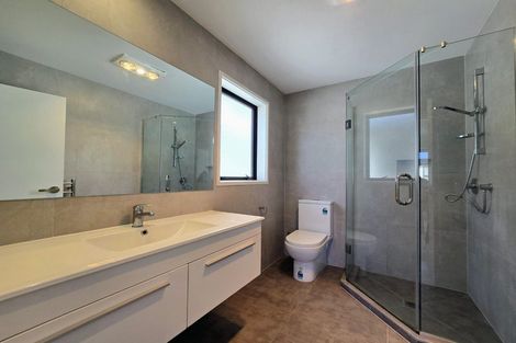 Photo of property in 7b Gulf Crest, Bucklands Beach, Auckland, 2012