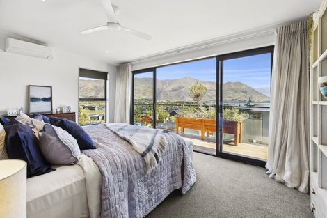 Photo of property in 9 Barclay Place, Wanaka, 9305
