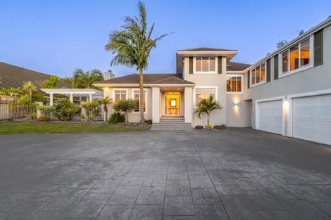 Photo of property in 38 Anaheim Boulevard, Shamrock Park, Auckland, 2016