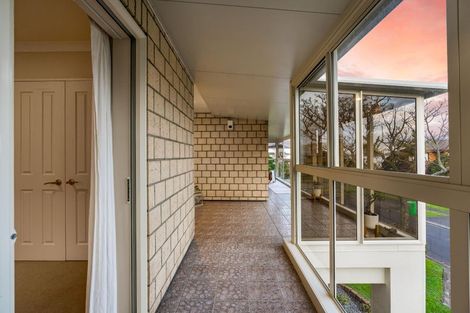 Photo of property in 18 Tollana Road, Te Atatu Peninsula, Auckland, 0610