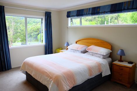 Photo of property in 50 Postgate Drive, Whitby, Porirua, 5024