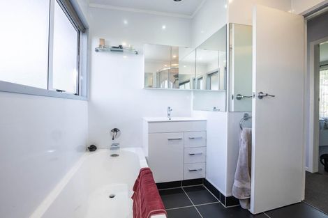 Photo of property in 37 Heather Green Avenue, Meremere, Mercer, 2474