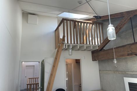 Photo of property in 37 Dowling Street, Dunedin Central, Dunedin, 9016