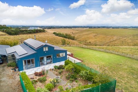 Photo of property in 21 Sutherland Road, Sanson, Palmerston North, 4479
