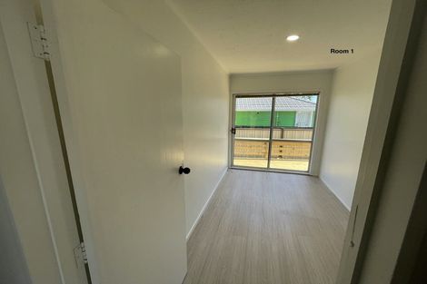 Photo of property in 104 Edmonton Road, Henderson, Auckland, 0612