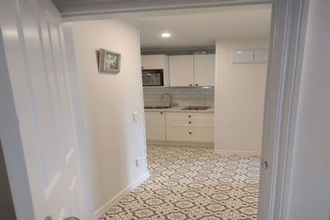 Photo of property in 28 Talavera Terrace, Kelburn, Wellington, 6012
