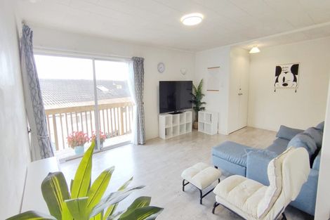 Photo of property in 21 Longreach Drive, Sunnyvale, Auckland, 0612