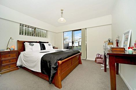 Photo of property in 21b Sunnypark Avenue, Rosehill, Papakura, 2113