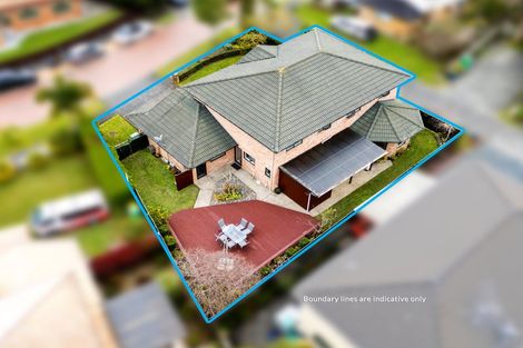 Photo of property in 30 South Kensington Way, Henderson, Auckland, 0612