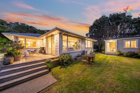 Photo of property in 46 Poto Road, Normandale, Lower Hutt, 5010