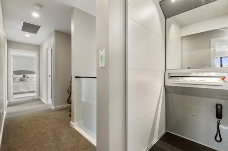 Photo of property in 20 Beach Road, Castor Bay, Auckland, 0620