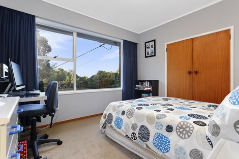 Photo of property in 11 Grassmere Road, Henderson Valley, Auckland, 0612