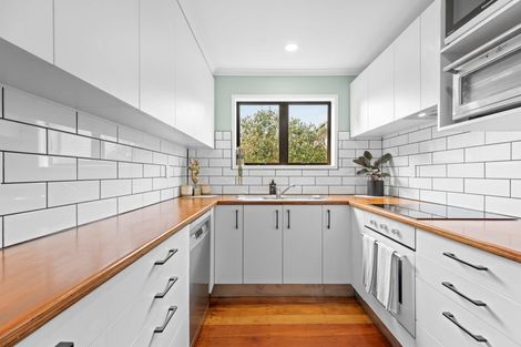 Photo of property in 42 Waimea Street, Westown, New Plymouth, 4310