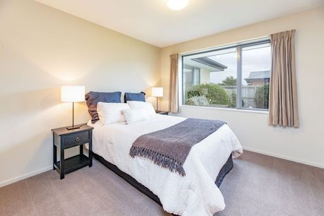 Photo of property in 6 Dunsford Close, Halswell, Christchurch, 8025