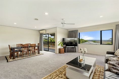 Photo of property in 8a Aeroview Drive, Beach Haven, Auckland, 0626