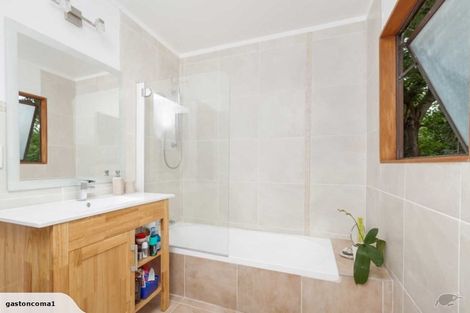 Photo of property in 1/43 Sabulite Road, Kelston, Auckland, 0602