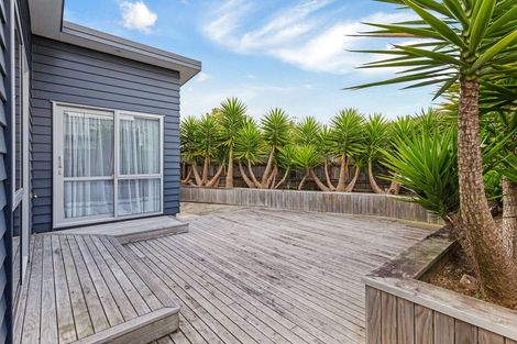 Photo of property in 24 Rangitira Avenue, Palmerston North, 4414