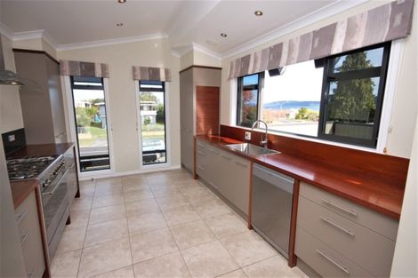 Photo of property in 21 Rainbow Drive, Rainbow Point, Taupo, 3330