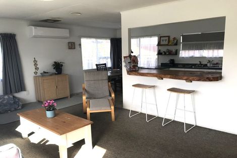 Photo of property in 8 Yorke Road, Haruru, 0204