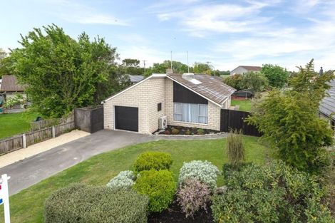 Photo of property in 5 Gibbs Drive, Woodend, 7610