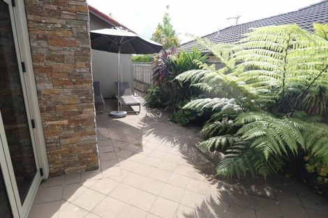 Photo of property in 1 Tarn Close, Pyes Pa, Tauranga, 3112