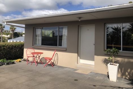 Photo of property in 6/28 William Bond Street, Stanley Point, Auckland, 0624