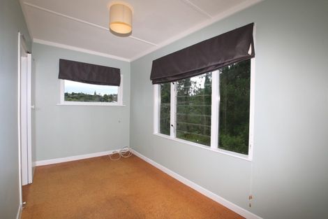 Photo of property in 41 Derwent Crescent, Titirangi, Auckland, 0604