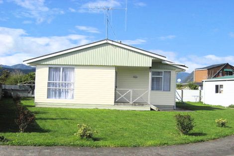 Photo of property in 5 Beechwood Avenue, Levin, 5510