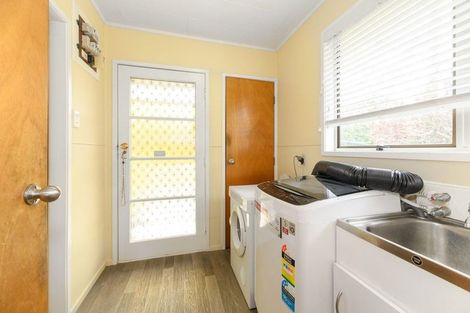 Photo of property in 37 Rosewarne Crescent, Glendene, Auckland, 0602