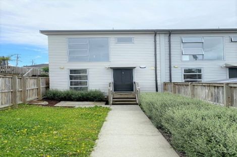 Photo of property in 1 Kaneke Place, Glen Eden, Auckland, 0602