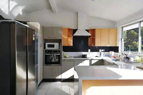 Photo of property in 31 Valley View Road, Glenfield, Auckland, 0629