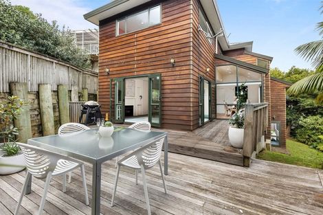 Photo of property in 2/25 Howard Road, Northcote, Auckland, 0627