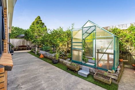 Photo of property in 35a Tukapa Street, Westown, New Plymouth, 4310