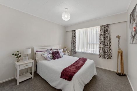 Photo of property in 37 Holland Street, Wainuiomata, Lower Hutt, 5014