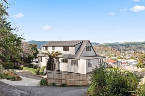 Photo of property in 17 Mountain Road, Western Heights, Rotorua, 3015