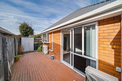 Photo of property in 2/52a Berkshire Drive, Avonhead, Christchurch, 8042