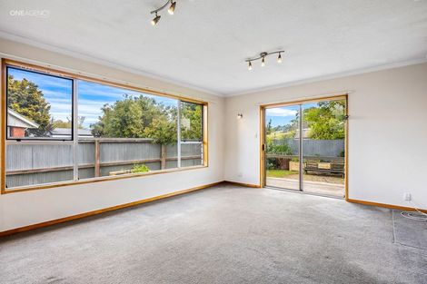 Photo of property in 2/11 Momorangi Crescent, Redwood, Christchurch, 8051