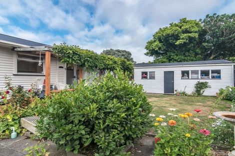 Photo of property in 11 Konini Grove, Raumati Beach, Paraparaumu, 5032