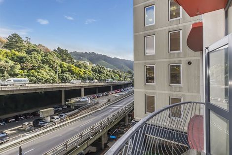 Photo of property in Terrace Garden Apartments, 3b/120 The Terrace, Wellington Central, Wellington, 6011