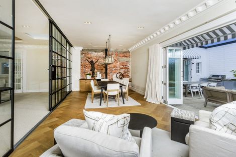 Photo of property in 33 Cheltenham Road, Devonport, Auckland, 0624