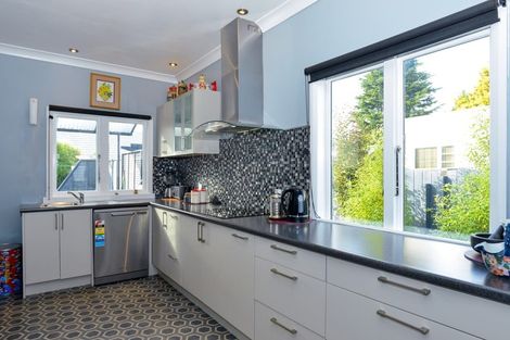 Photo of property in 1012 Heretaunga Street East, Parkvale, Hastings, 4122