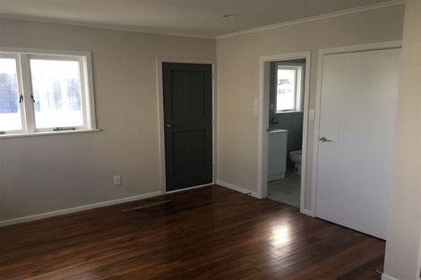 Photo of property in 92 Swanson Road, Henderson, Auckland, 0610