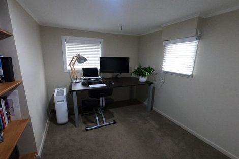 Photo of property in 2/26 Dallinghoe Crescent, Milford, Auckland, 0620