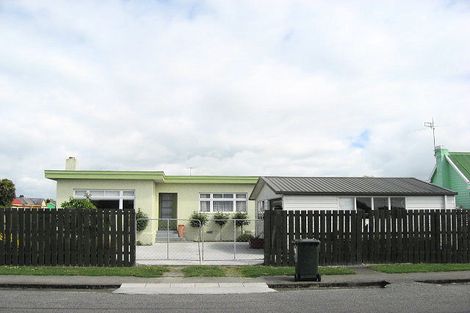 Photo of property in 15 Akaroa Street, Kaiapoi, 7630