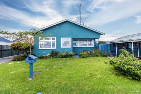 Photo of property in 1 Maude Street, Waimate, 7924