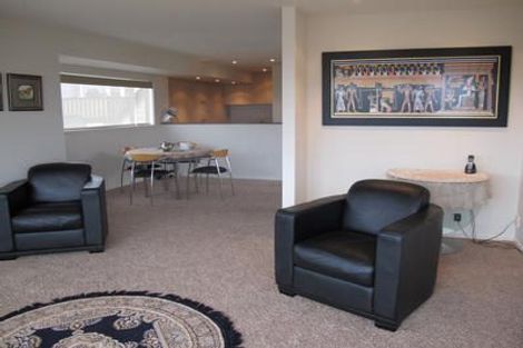 Photo of property in 1/43 Castor Bay Road, Castor Bay, Auckland, 0620