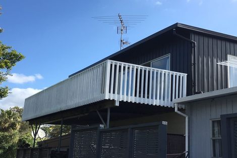 Photo of property in 1/41 Masterton Road, Rothesay Bay, Auckland, 0630