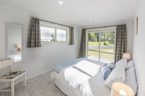 Photo of property in 221 Patons Rock Road, Patons Rock, Takaka, 7182